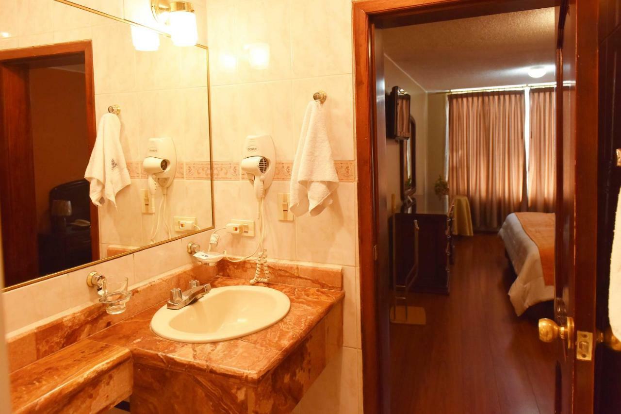 Hotel Makroz Latacunga Extérieur photo